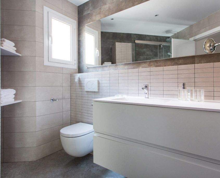 Reforma de baño en Príncep d'Astúries, Barcelona, por Lautoka Urbana
