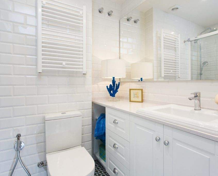 Baño en suite reformado en Carles III, Barcelona, por Lautoka Urbana