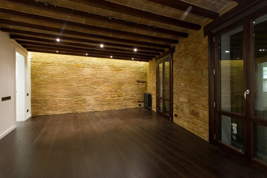 Otra vista del salón de la reforma integral en el Born, Barcelona, por Lautoka Urbana